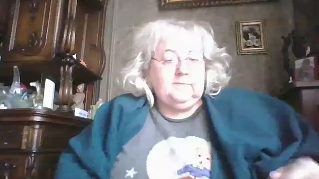 Lala-Love56 online show from 10.31.25