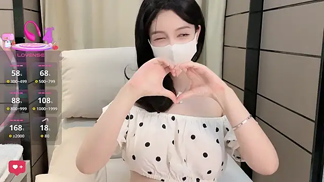 Snapshot of _Ling_Ling chatting on 10.08.25  Ling Ling online show from 10.08.25