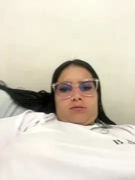 Snapshot of amberbakee chatting on 10.21.25 amberbakee online show from 10.21.25