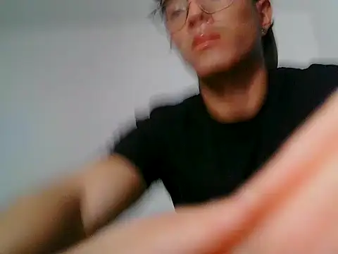 Snapshot of 0anonimo_bottom1 chatting on 04.13.26 0anonimo bottom1 online show from 04.13.26