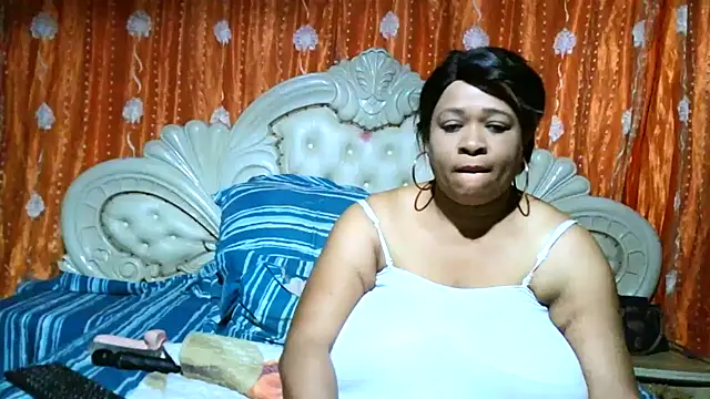 Snapshot of BUSTY_QUEEEN chatting on 10.01.25 BUSTY QUEEEN online show from 10.01.25