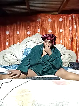 Snapshot of BUSTY_QUEEEN chatting on 10.03.25 BUSTY QUEEEN online show from 10.03.25