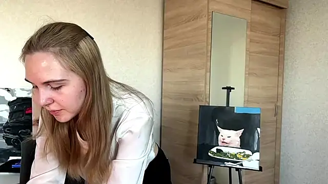 Snapshot of Myrira_Light chatting on 09.11.25 Myrira Light online show from 09.11.25