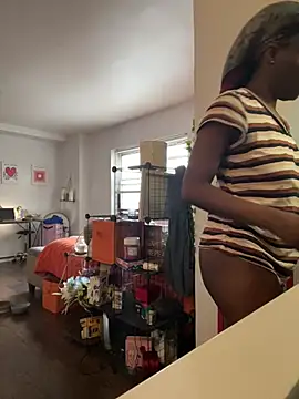 littyleesh1 online show from 03.26.26