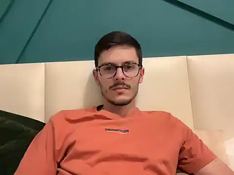 Snapshot of gabemodel chatting on 09.10.25 gabemodel online show from 09.10.25