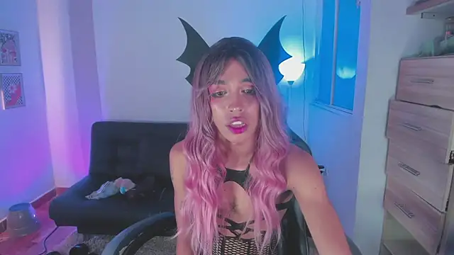 Nikkita Dragon online show from 11.16.25