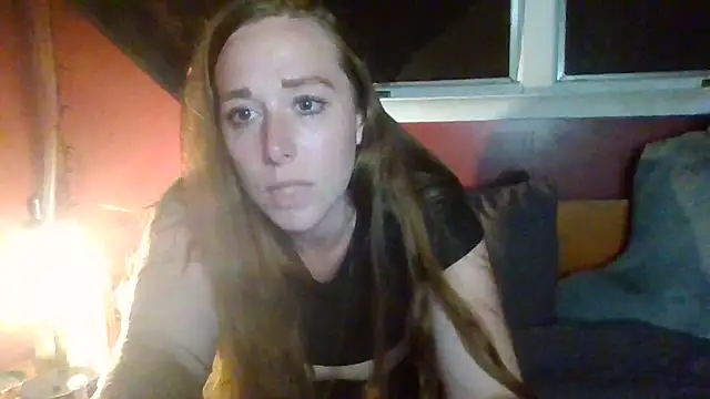 Snapshot of sexylittlered69 chatting on 09.22.25 sexylittlered69 online show from 09.22.25