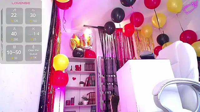 Eva Walker  online show from 09.22.25