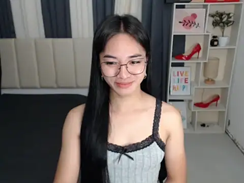 Snapshot of Asian_Petite_Marian chatting on 09.10.25 Asian Petite Marian online show from 09.10.25