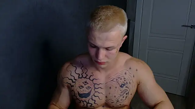 Snapshot of James__Noah chatting on 10.10.25 James  Noah online show from 10.10.25