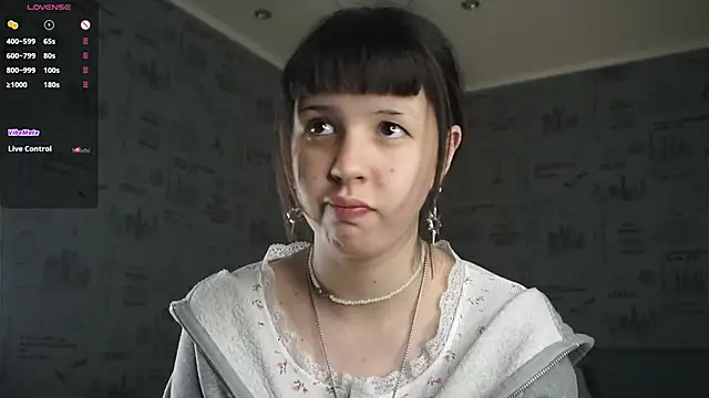 CrimsonLily online show from 09.12.25