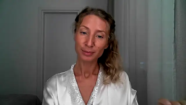 Snapshot of Paevoa chatting on 09.14.25 Paevoa online show from 09.14.25