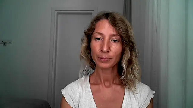 Snapshot of Paevoa chatting on 09.17.25 Paevoa online show from 09.17.25