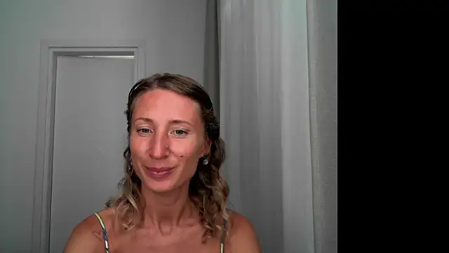 Snapshot of Paevoa chatting on 09.27.25 Paevoa online show from 09.27.25