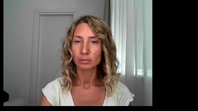 Snapshot of Paevoa chatting on 10.24.25 Paevoa online show from 10.24.25