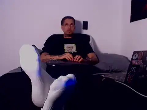 MASTER PIG FARMER online show from 10.25.25