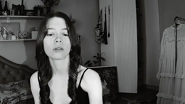 Yoka paradoXXX online show from 05.15.26