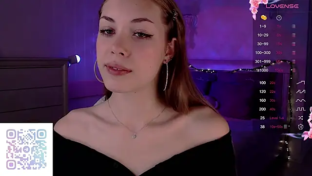 Snapshot of Leila_Vanilla chatting on 10.03.25 Leila Vanilla online show from 10.03.25