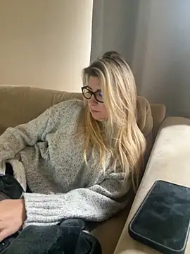 DesireDaisy online show from 09.23.25