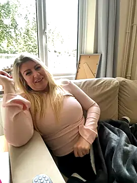 DesireDaisy online show from 09.27.25