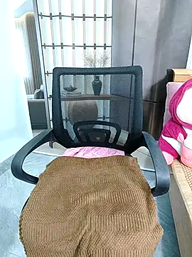 Snapshot of LadyMaiMai chatting on 10.01.25 LadyMaiMai online show from 10.01.25