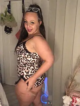 Snapshot of Welsh_Maya19X chatting on 11.10.25 Welsh Maya19X online show from 11.10.25