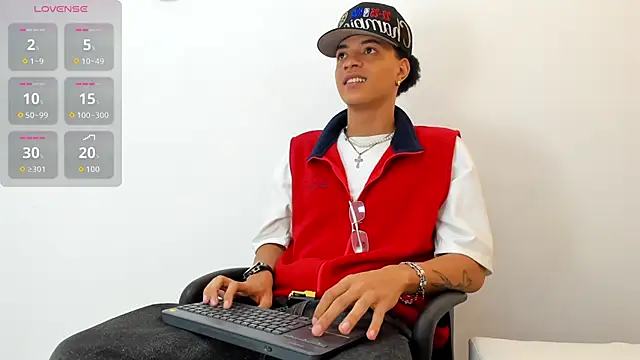 Snapshot of MARSHALL_SPENCER chatting on 01.16.26 MARSHALL SPENCER online show from 01.16.26