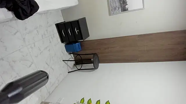 johan miller0 online show from 10.08.25