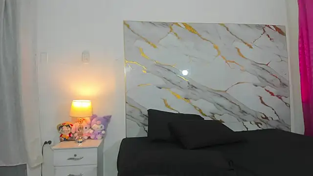 johan miller0 online show from 10.31.25