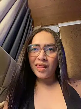 yourdevilsweettsx online show from 11.04.25