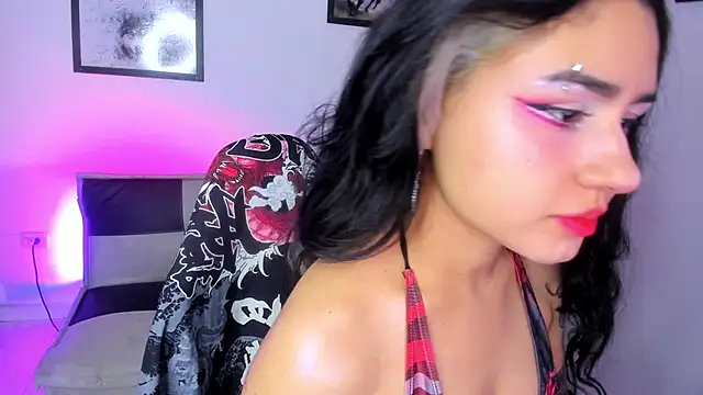 GwenHazel online show from 09.10.25