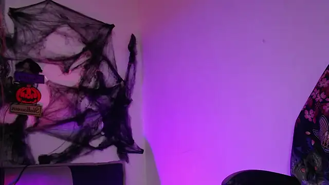 GwenHazel online show from 10.30.25