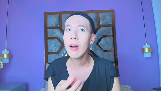 Snapshot of Electra_Gosselin chatting on 10.04.25 Electra Gosselin online show from 10.04.25