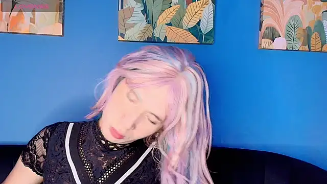 Snapshot of Electra_Gosselin chatting on 10.14.25 Electra Gosselin online show from 10.14.25