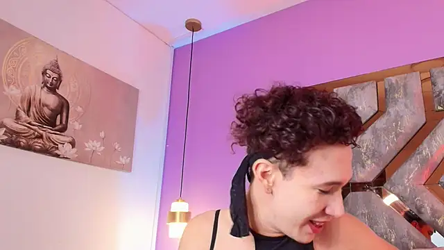 Snapshot of Electra_Gosselin chatting on 10.21.25 Electra Gosselin online show from 10.21.25