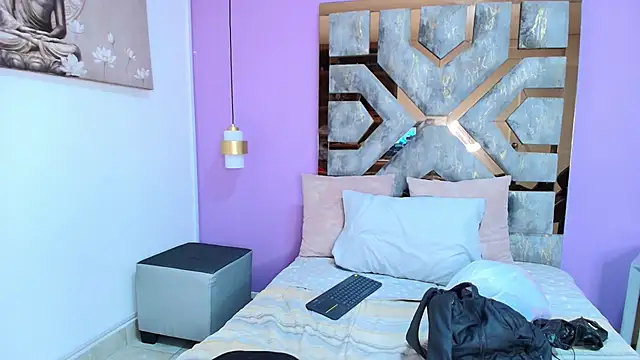 Snapshot of Electra_Gosselin chatting on 10.24.25 Electra Gosselin online show from 10.24.25