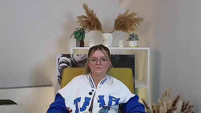 RosamariaDismukes online show from 09.23.25