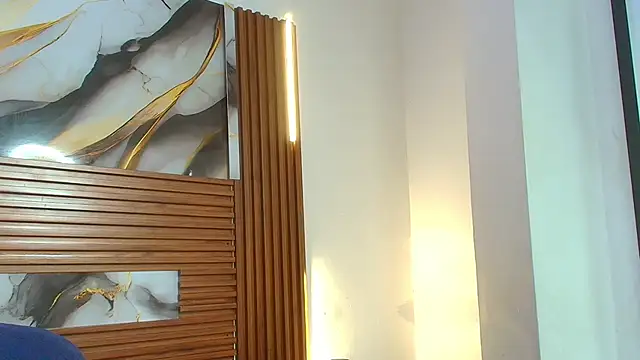 Evelin thompsson online show from 11.18.25