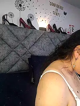 Shantey Laurent online show from 01.17.26