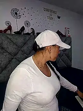 Shantey Laurent online show from 02.14.26