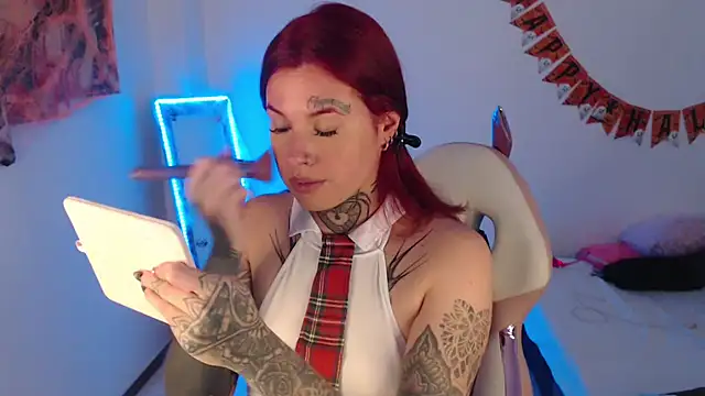 Maddy Vicius19 online show from 10.26.25