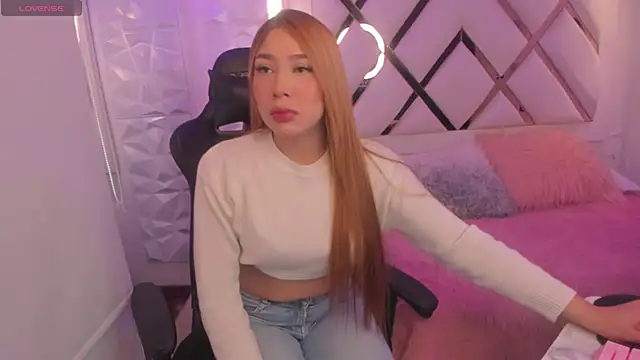 Issa Moon  online show from 10.01.25