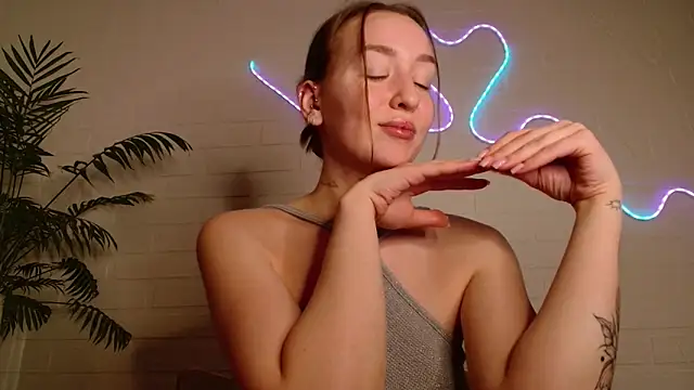 WhitePrincessLuna online show from 02.01.26