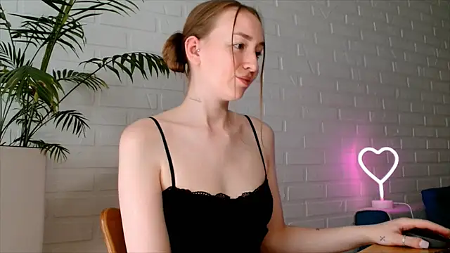 Snapshot of WhitePrincessLuna chatting on 07.06.26 WhitePrincessLuna online show from 07.06.26