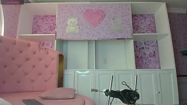 Snapshot of Teffy_Cute_ chatting on 10.13.25 Teffy Cute  online show from 10.13.25