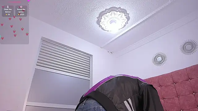 Snapshot of Teffy_Cute_ chatting on 10.14.25 Teffy Cute  online show from 10.14.25