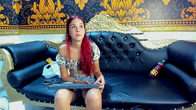 Snapshot of Teffy_Cute_ chatting on 10.17.25 Teffy Cute  online show from 10.17.25