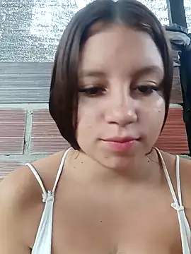 Shell Latina online show from 11.21.25