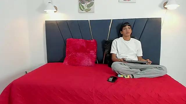 Snapshot of maicol_cum23 chatting on 09.18.25 maicol cum23 online show from 09.18.25