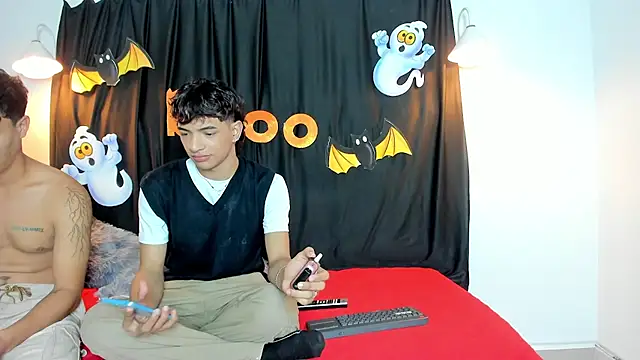 Snapshot of maicol_cum23 chatting on 10.30.25 maicol cum23 online show from 10.30.25